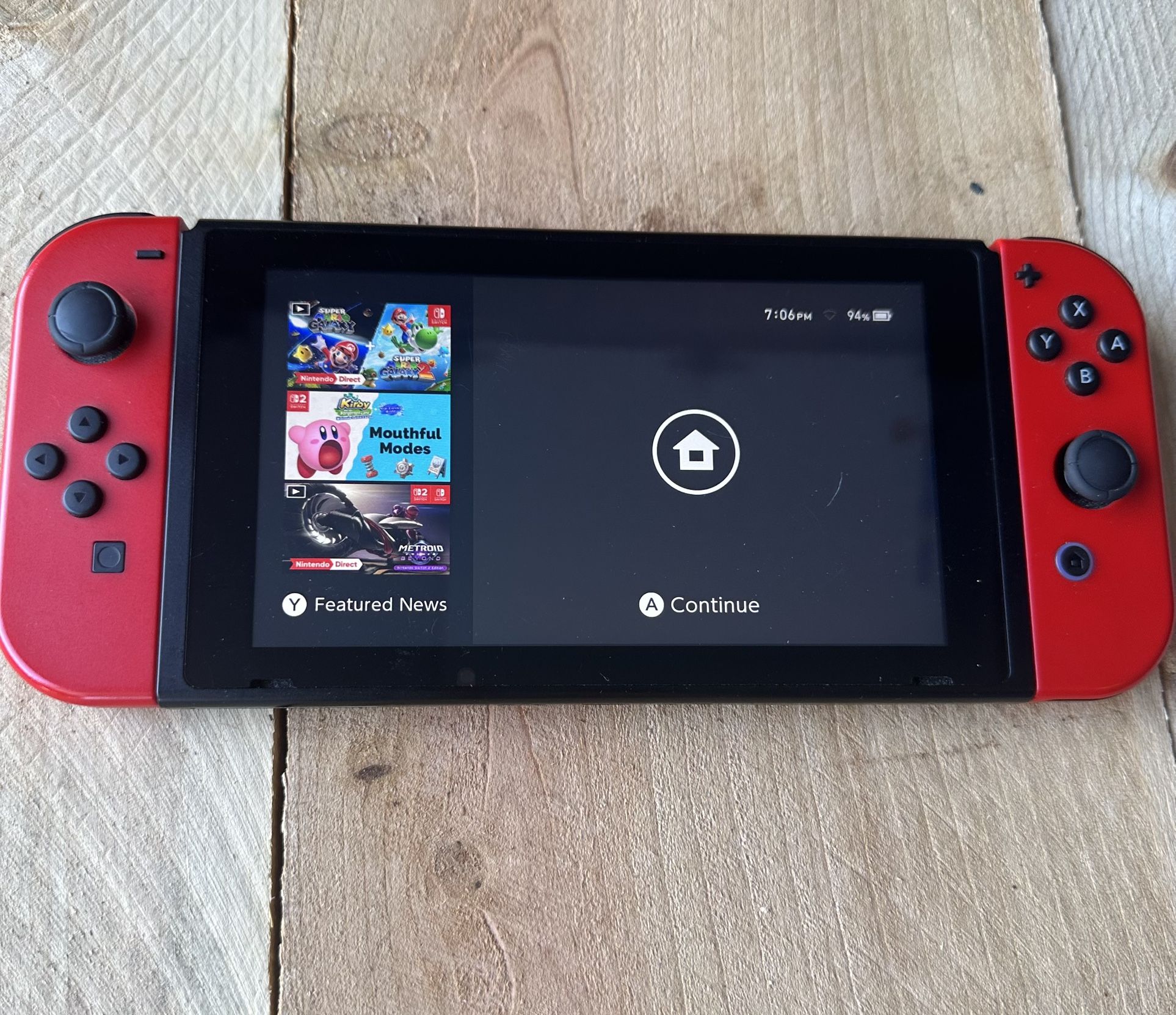 🎮 Nintendo Switch – Red Joy-Cons + Charger & Case – Ready to Play