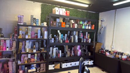 PERFUMES/COLOGNES WHOLESALEEE SELLING BY 1’s