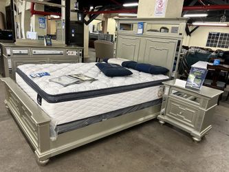 Queen Bedroom Set $1299