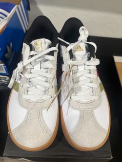 Adidas Low-Top Sneakers White Suede Gum Sole kids 2Y