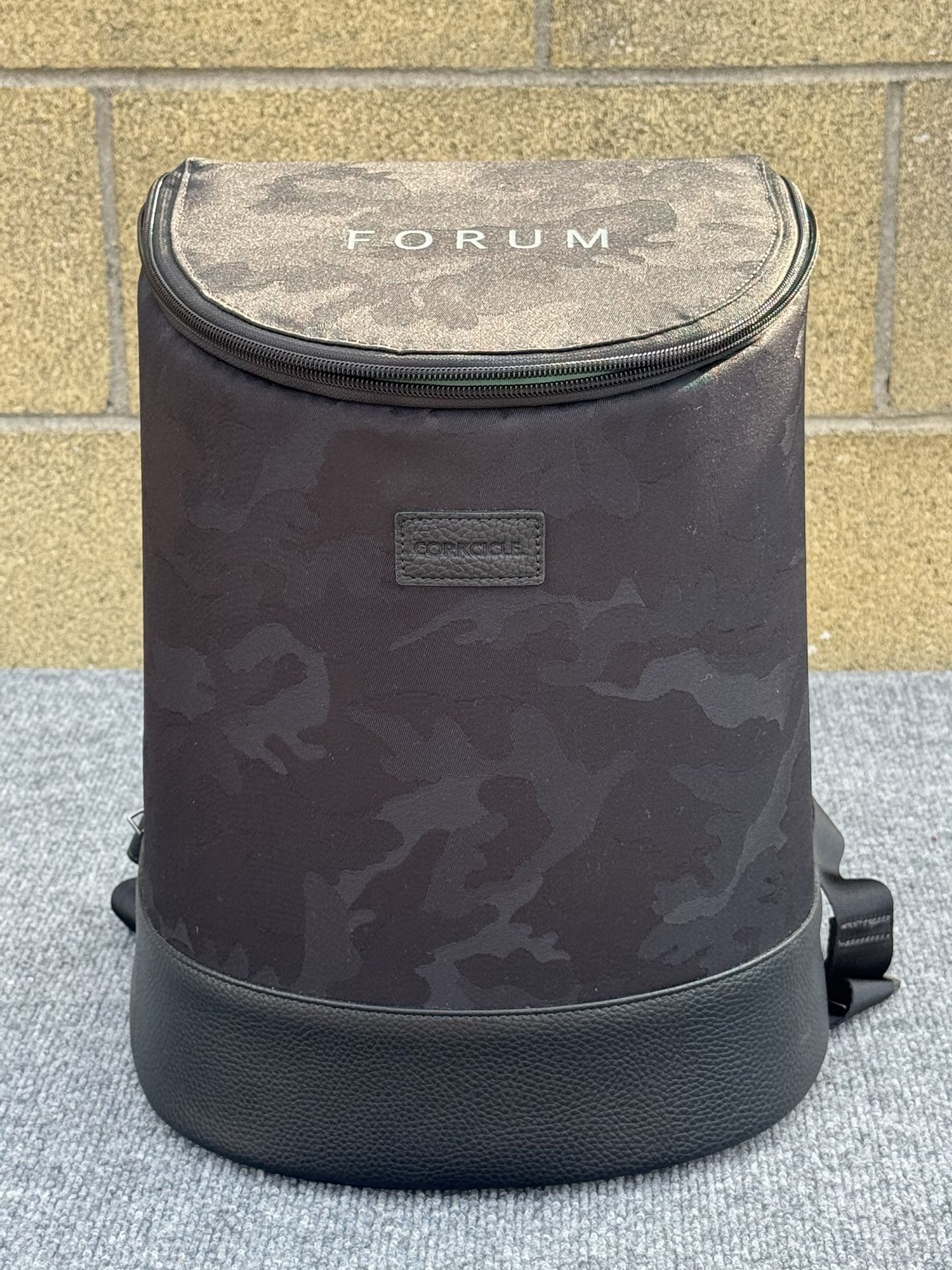 Corkcicle thermal backpack FORUM edition – Black camouflage style