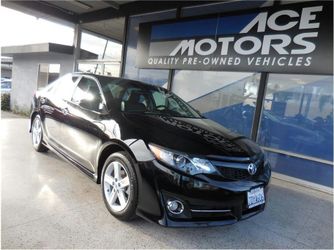 2014 Toyota Camry SE Sedan