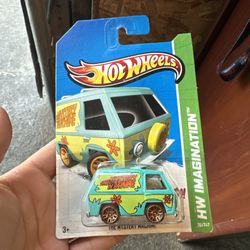 Hotwheels Old School Scooby Doo Van  15$