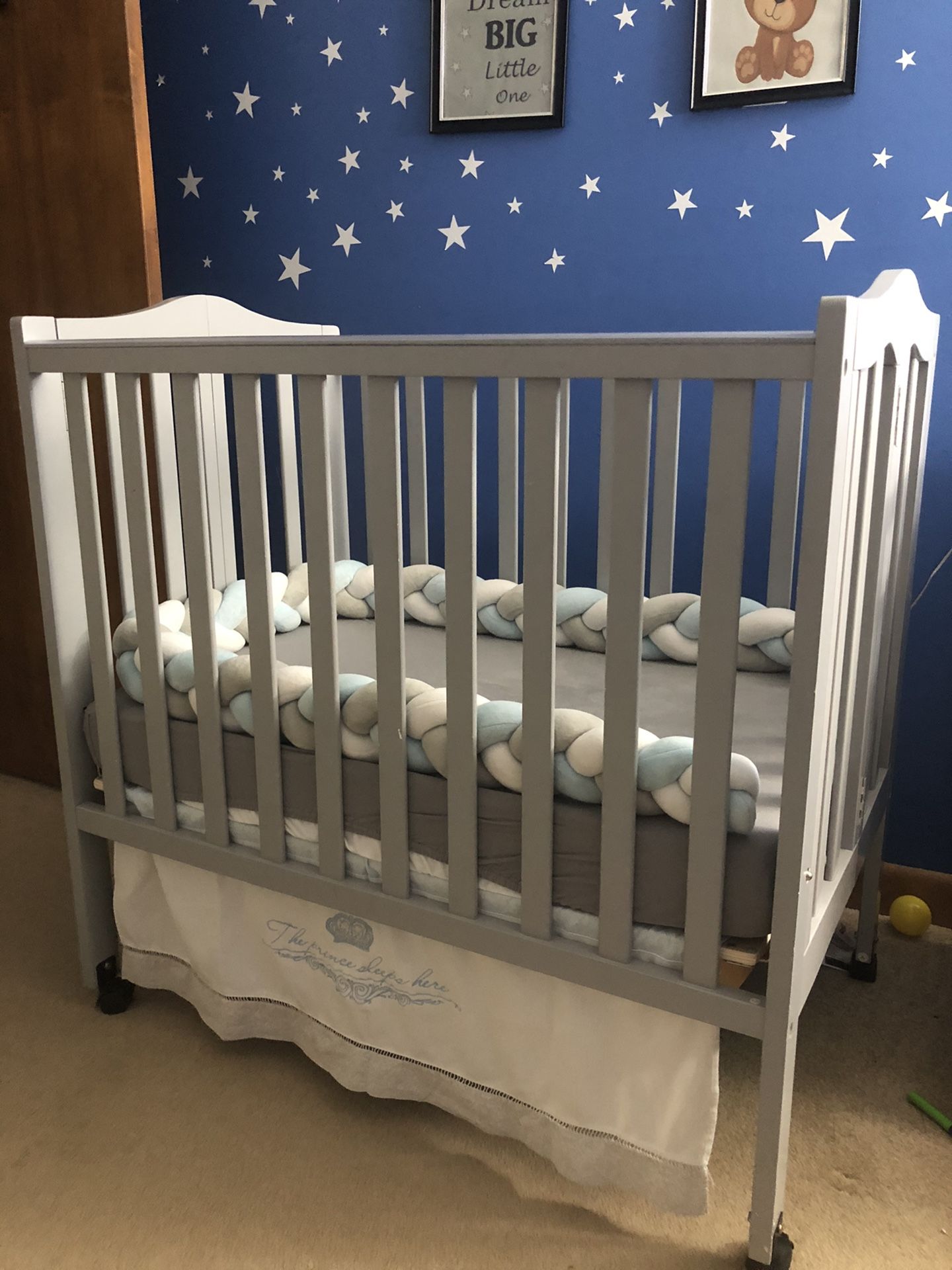 Portable Mini Crib with mattress and Changing Table