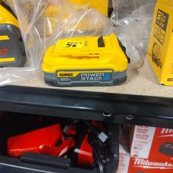 DeWalt 20 V Max Power Stack 1.7 Ah Battery 
