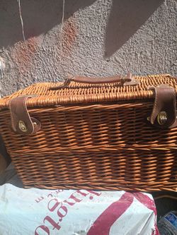 Picnic basket