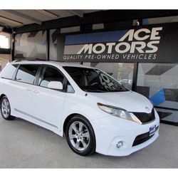 2013 Toyota Sienna SE minivan 