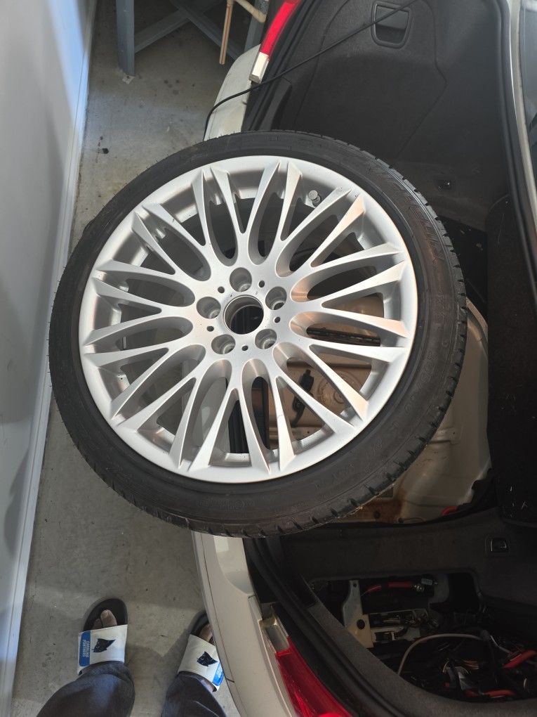 20in Bmw Rim With Run Flat Tire