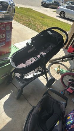 Even Flo Car seat/base/stroller