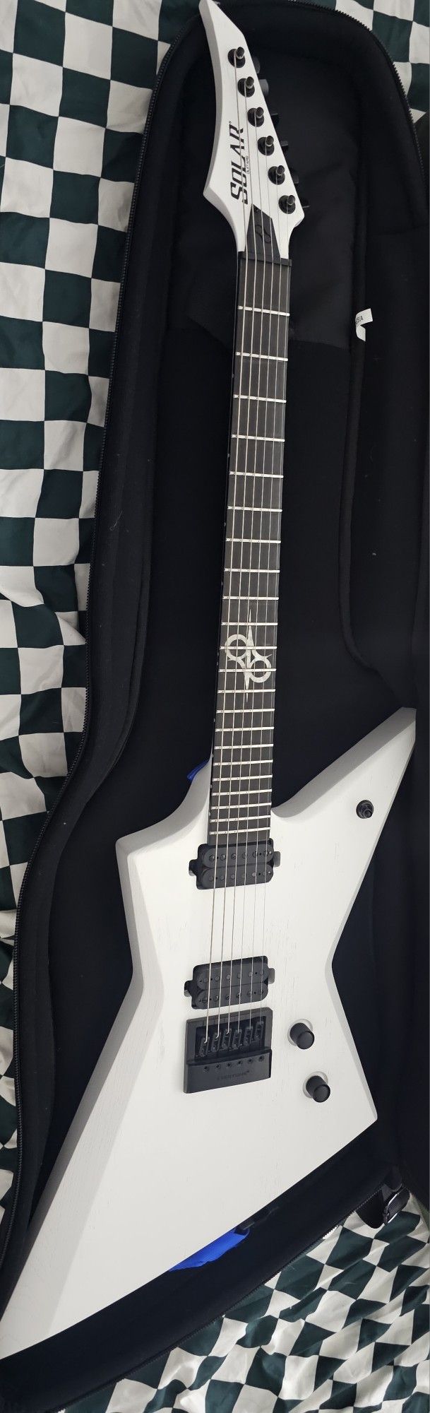 Electric Guitar Solar With Evertune