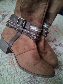 8.5 suede boots