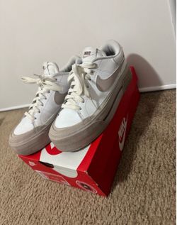 Woman Nike shoes