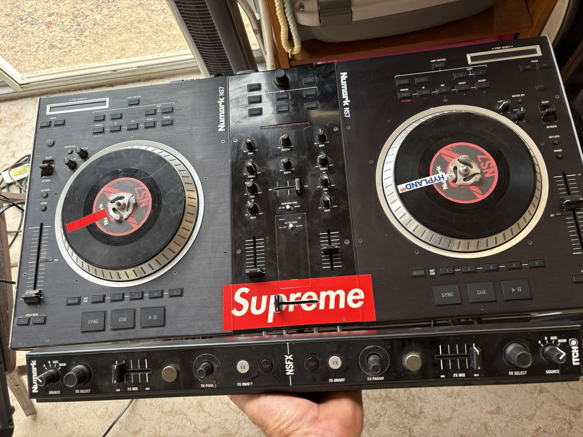 Numark NS7 Mixer