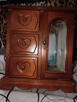 Vintage jewelry box