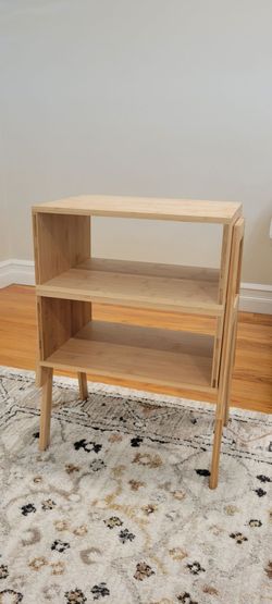 Light Wood 2-Shelf Bookcase with Legs