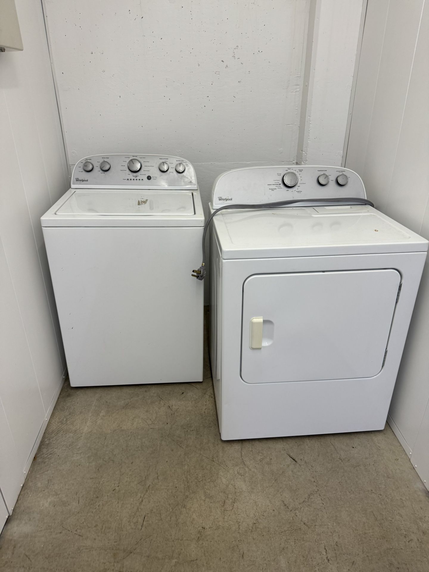 White Whirlpool Washer & Dryer Set