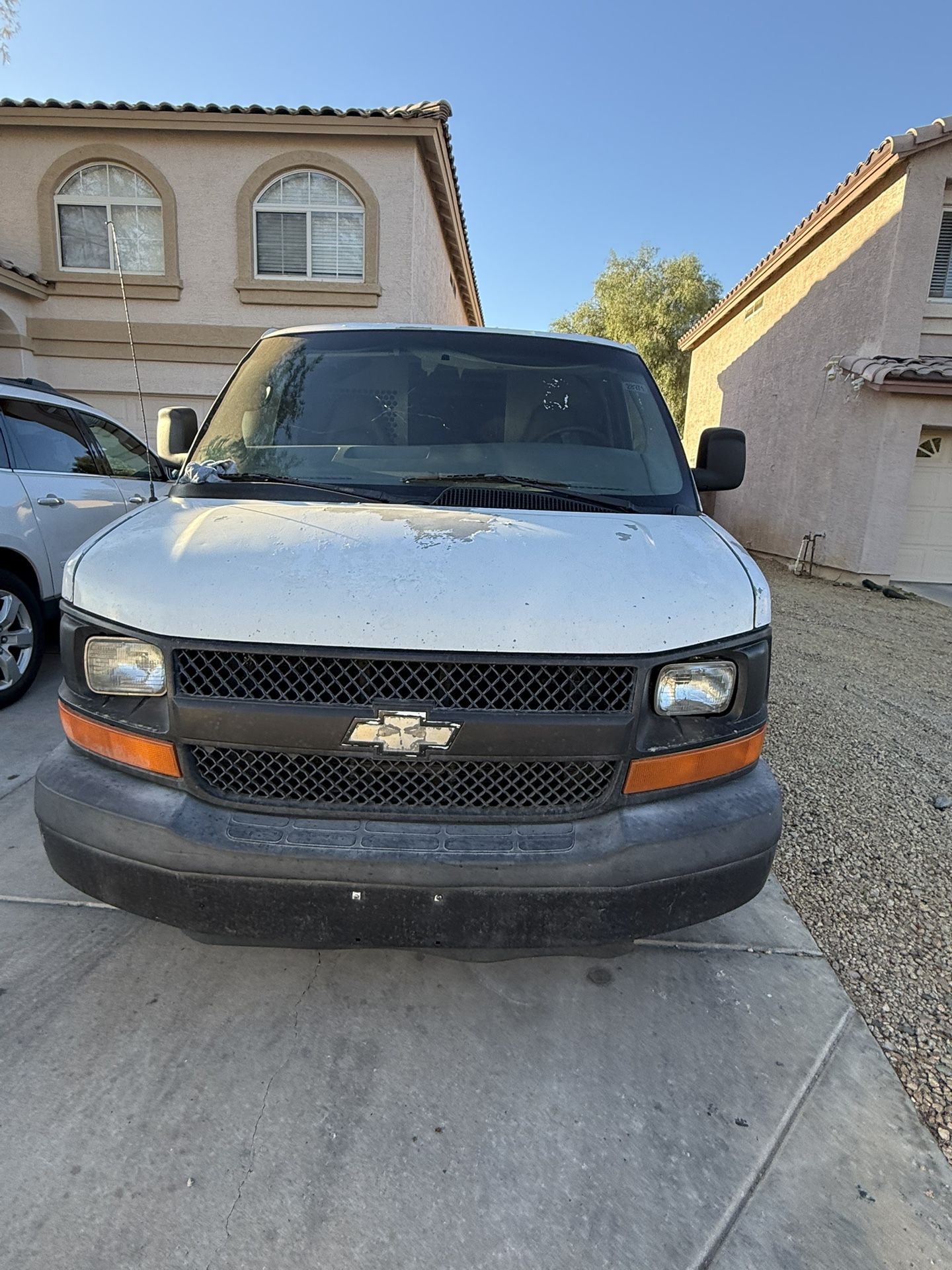 ($3800) 2005 Chevy Express 2500