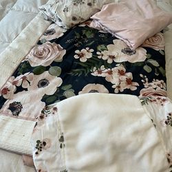 Baby Comforter , 2 Crib Sheets And Changing Sheet