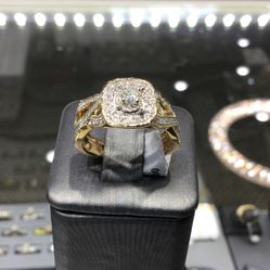 14k Gold With Diamond  Bridal Set Ring 💍 On Special !!