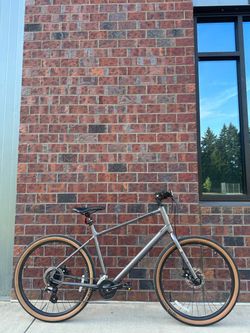 Kona Dew 650b Hybrid Bike – Large Urban Commuter / Fitness Ride