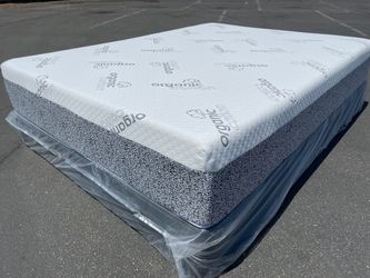 Cal King Cooling Gel Hybrid Memory Foam Mattress!