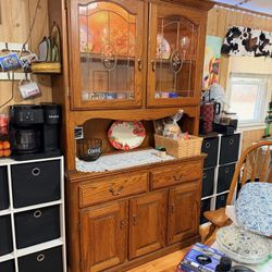 Vintage Oak Hutch China Cabinet Lighted Beautiful 