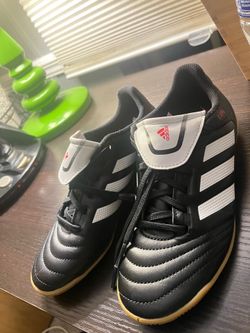Adidas unisex Copa kids indoor shoes. Size 3. Futsal, soccer.