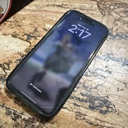 Iphone15 Pro With Case Black 