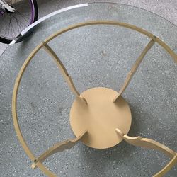 Round Dining Table 