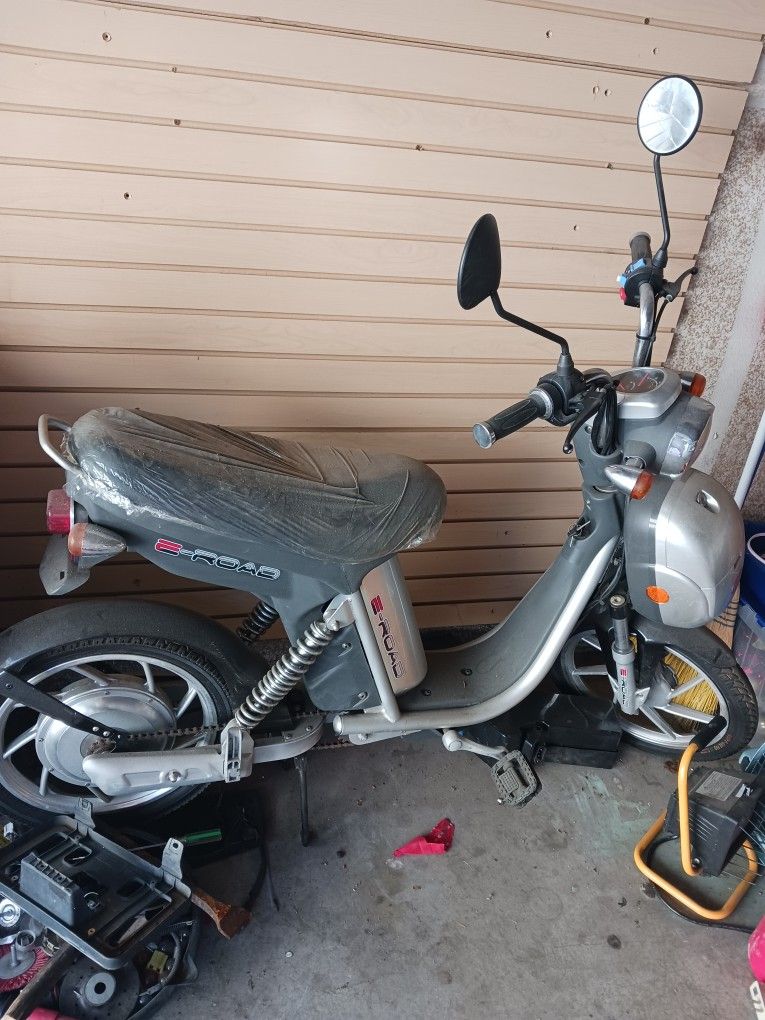 Electric Scooter/Bike