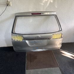 2004 2005 2006 2007 2008 2009 2010 TOYOTA SIENNA REAR TAILGATE SHELL OEM