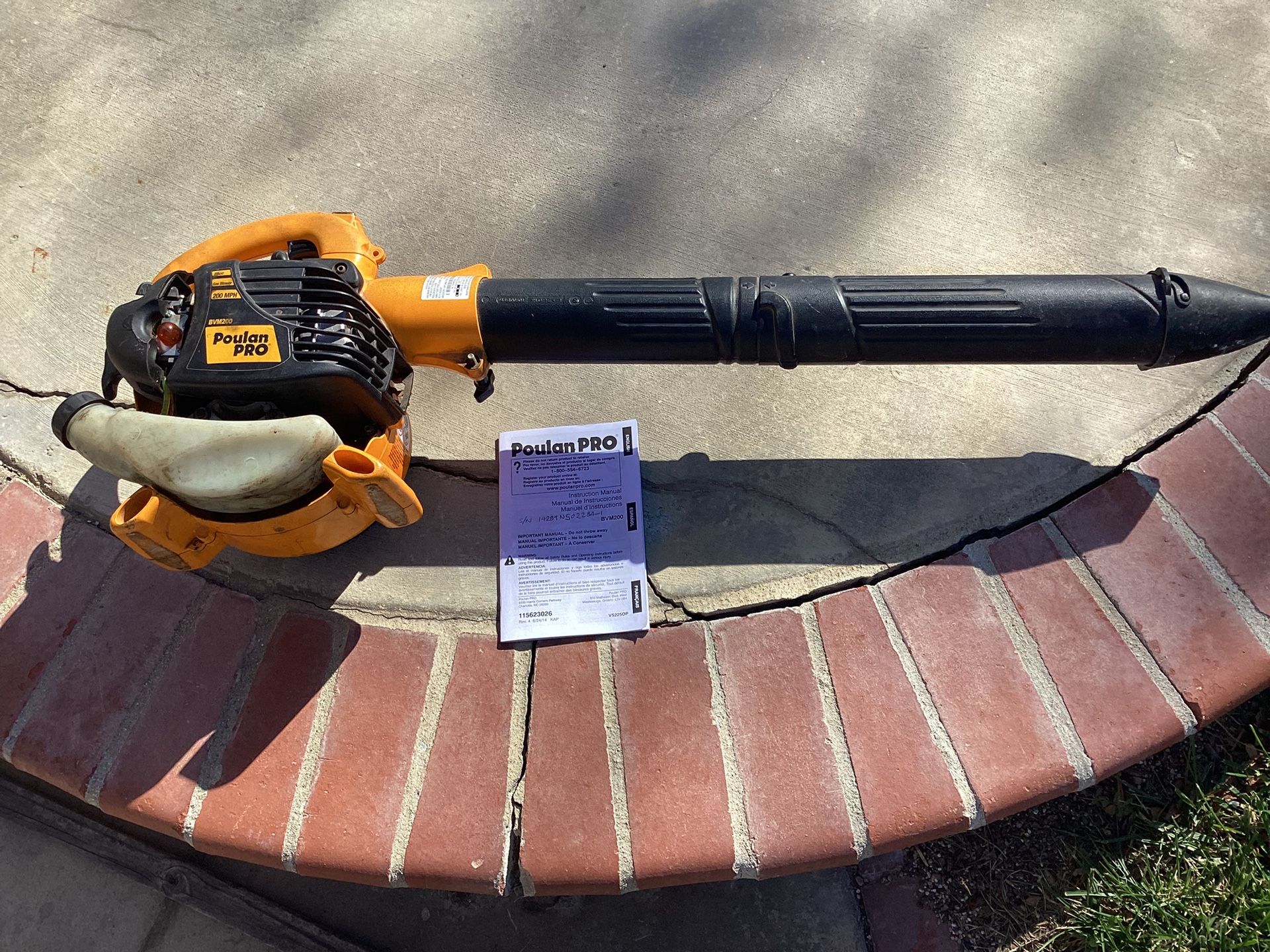 Poulen Pro Gas Leaf Blower