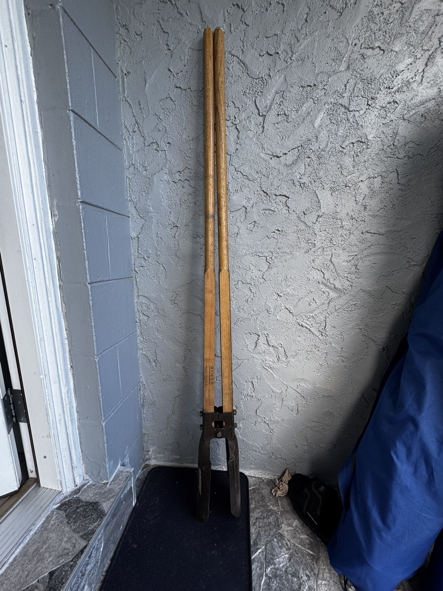 Post Hole Digger / Clam Shell Digger