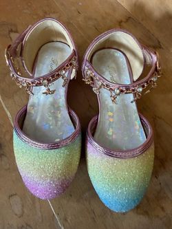 Girls toddler size 8 shoe, like new $9