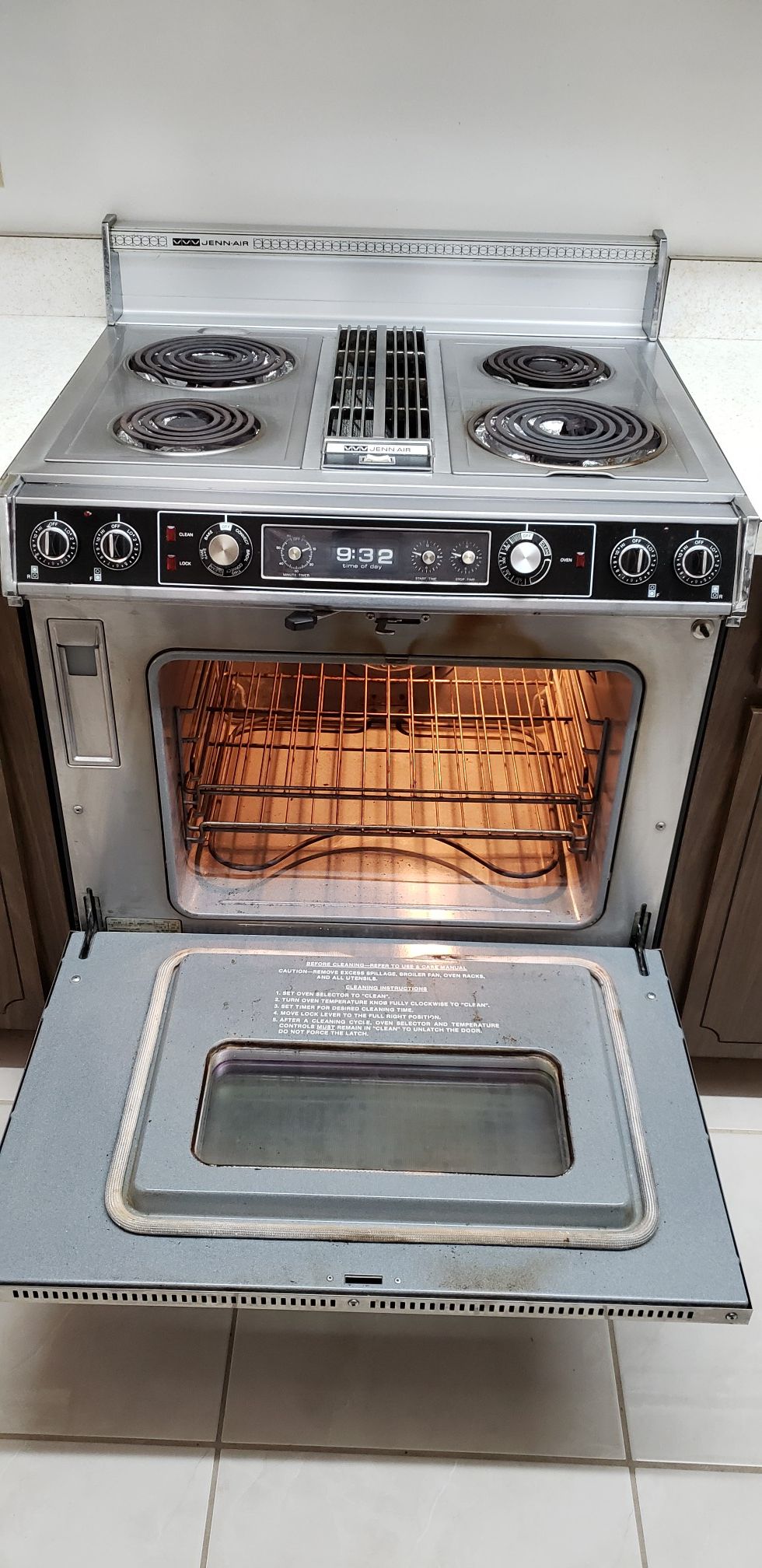 Jenn Air Vintage Range for Sale in Lutz, FL OfferUp