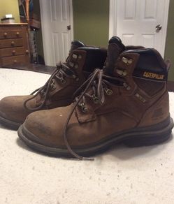 Cat generator deals boots