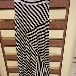 New Maxi Skirt Size Large Juniors