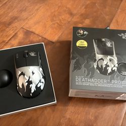 Razer DeathAdder V4 Pro Wireless Gaming Mouse: 57g Lightweight - 8000Hz Polling Rate - Optical Scroll Wheel - Optical Switches Gen-4 - Focus Pro 45K S