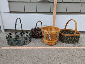 Set 4 Holiday Christmas Woven Pine Cone Baskets