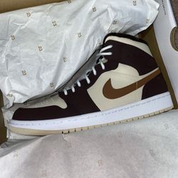 Air Jordan 1 Mid Brown Basalt Oatmeal Women Size 10 / Men Size 8.5 NewDS