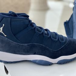 Jordan 11 “Midnight Navy” Sz 7.5/7 wmns