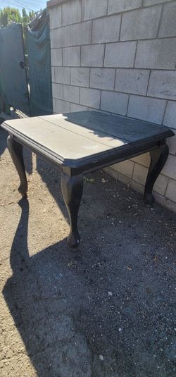 Table Expandable With Leaf  41L 43W 30H, 5ft w/leaf