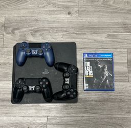 PS4 Slim Bundle w/ 3 Controllers + The Last of Us
