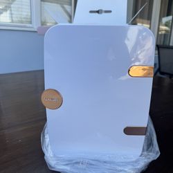 Flawless Skincare Beauty Mini Fridge