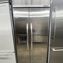 Kitchen Aid Built In Side By Side 36” Fridge Ice And Water 