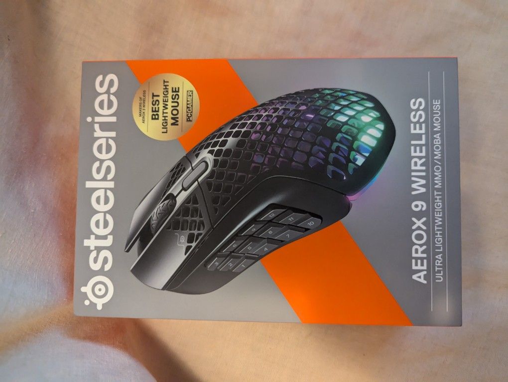 StelelSeries Aerox 9 Wireless Gaming Mouse