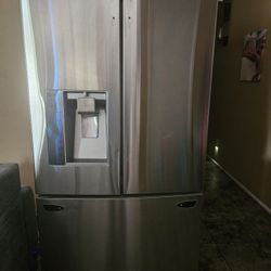 LG Bottom Freezer Fridge 