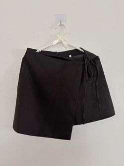 SKORT size M black & ivory
