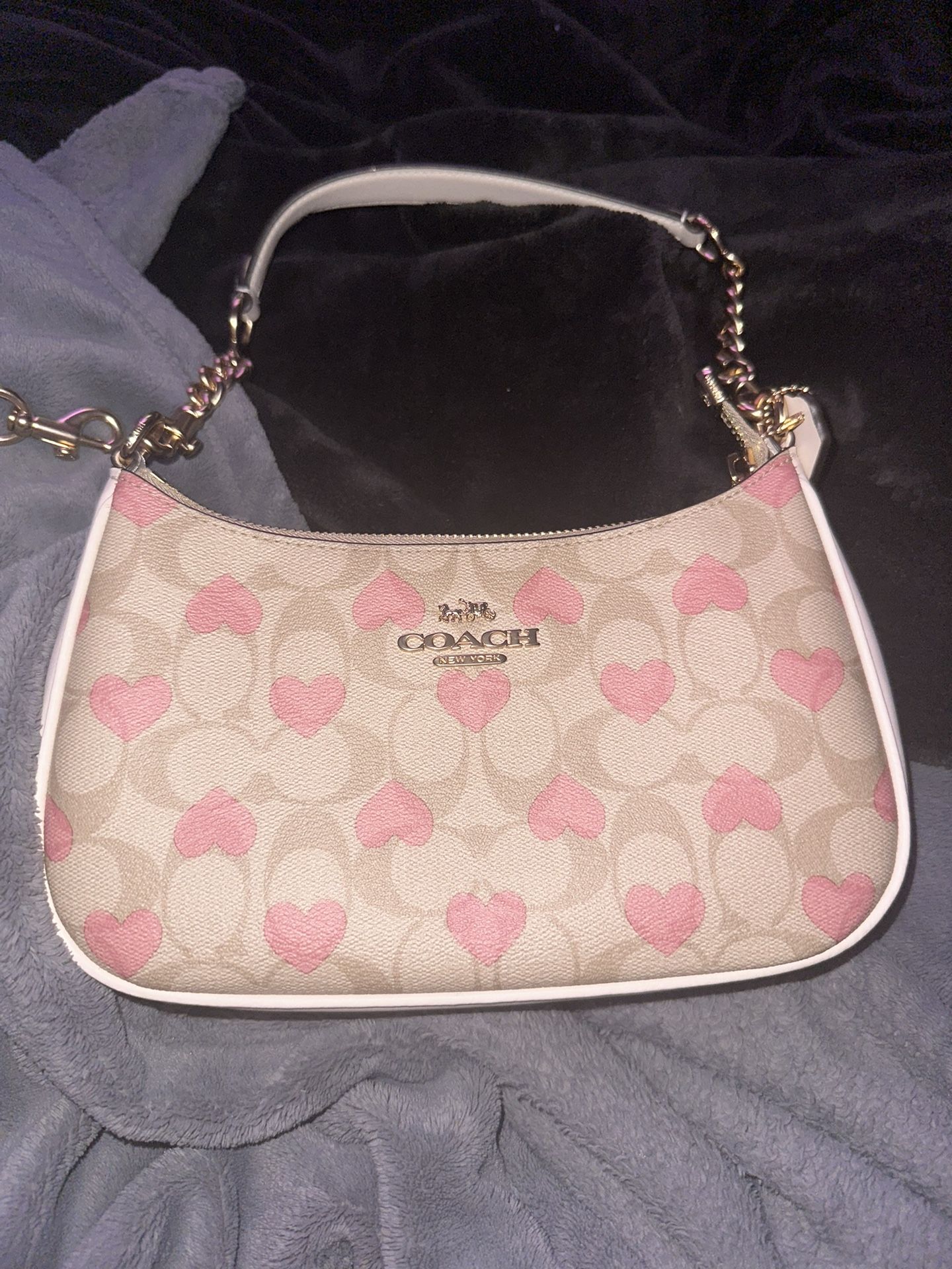 Coach Valentines Day Shoulder Bag brand New 