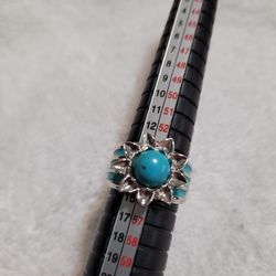 New!! Fashion Jewelry. Silvertone Ring.  Size 7